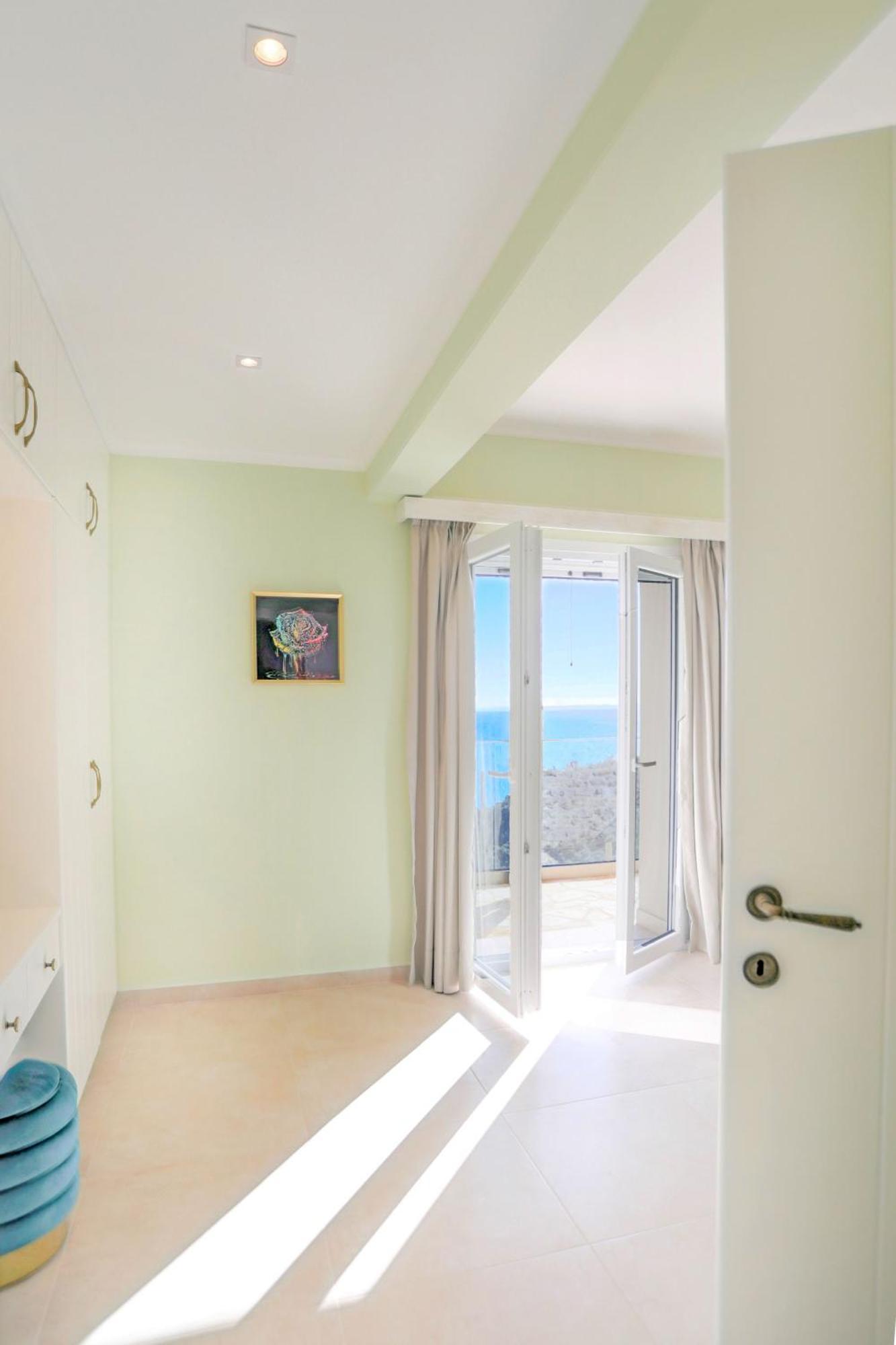 Theview Villa Katavolos
